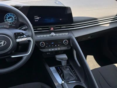 2024 Hyundai Elantra - Photo 26