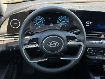 2024 Hyundai Elantra - Photo 21