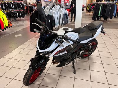 2026 Kawasaki Z500 SE ABS - Photo 2