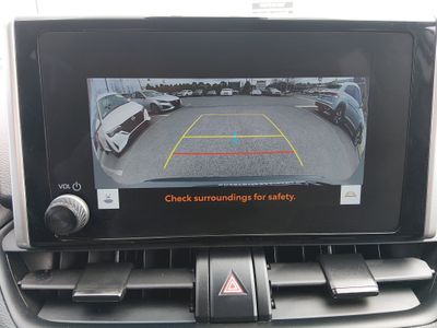 2025 Toyota RAV4 - Photo 16