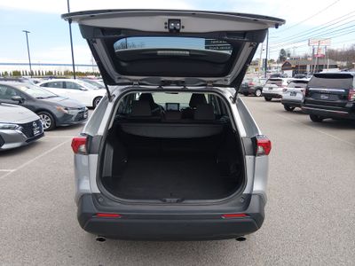 2025 Toyota RAV4 - Photo 11