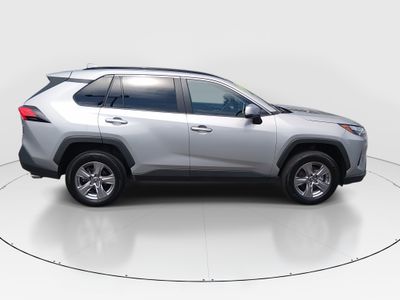 2025 Toyota RAV4 - Photo 8
