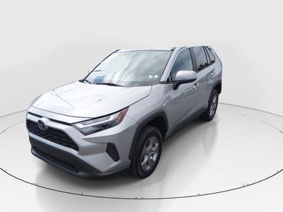 2025 Toyota RAV4 - Photo 3