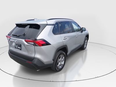 2025 Toyota RAV4 - Photo 7