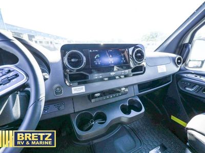 2026 Tiffin Motorhomes GH1 - Photo 9