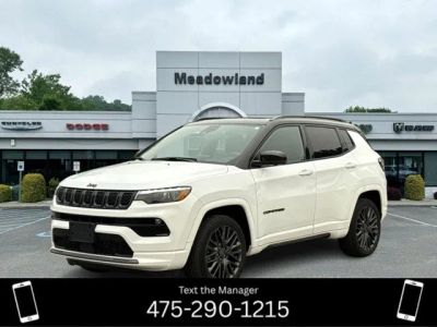2023 Jeep Compass High Altitude in Bright White Clearcoat — front three-quarter view