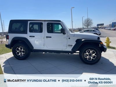 2022 Jeep Wrangler - Photo 16