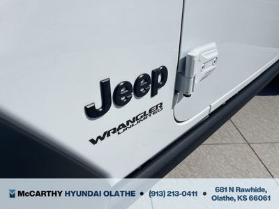 2022 Jeep Wrangler - Photo 18