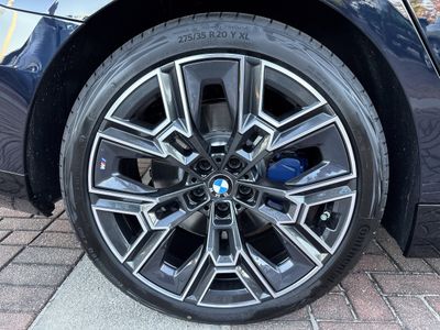 2026 BMW 5 Series 530i xDrive - Photo 18