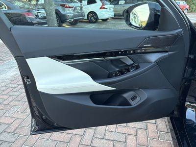 2026 BMW 5 Series 530i xDrive - Photo 11