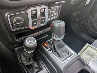 2026 Jeep Wrangler — photo 14 view