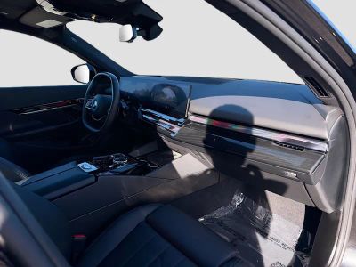 2024 BMW 5 Series — photo 15 view