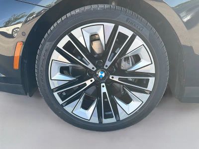 2024 BMW 5 Series — photo 43 view