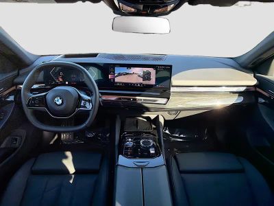 2024 BMW 5 Series — photo 17 view