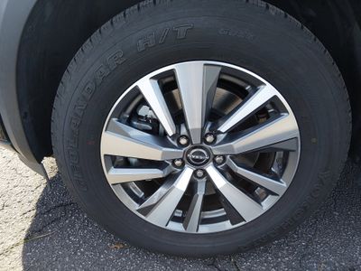 2023 Nissan Pathfinder — photo 10 view