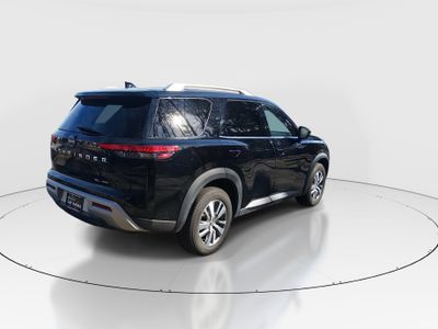 2023 Nissan Pathfinder — detail view
