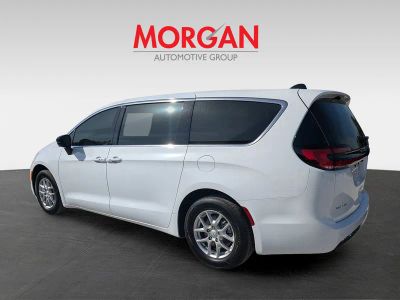 2026 Chrysler Pacifica — detail view
