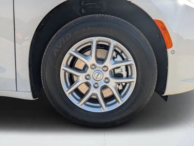 2026 Chrysler Pacifica — photo 10 view