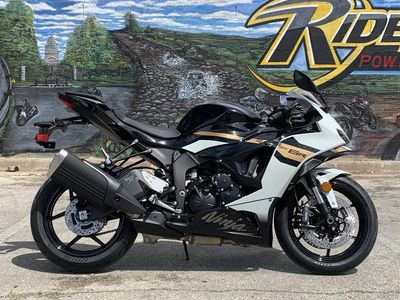 2026 Kawasaki Ninja ZX-6R - Photo 1