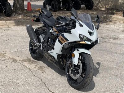 2026 Kawasaki Ninja ZX-6R - Photo 2