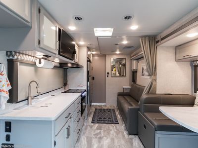 2023 Thor Motor Coach Quantum Sprinter - Photo 7
