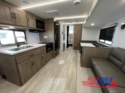 2026 Coachmen RV Freedom Express Select - Photo 12