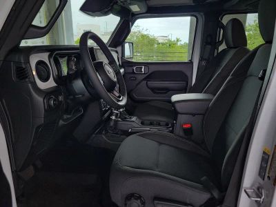 2026 Jeep Wrangler — photo 17 view