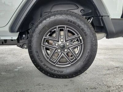 2026 Jeep Wrangler — photo 7 view