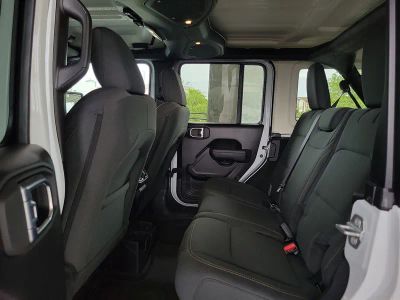 2026 Jeep Wrangler — photo 9 view