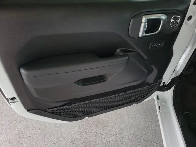 2026 Jeep Wrangler — photo 14 view