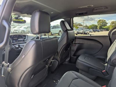2026 Chrysler Pacifica - Photo 10