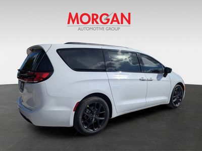 2026 Chrysler Pacifica - Photo 3
