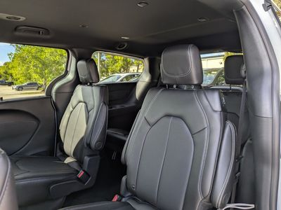 2026 Chrysler Pacifica - Photo 8