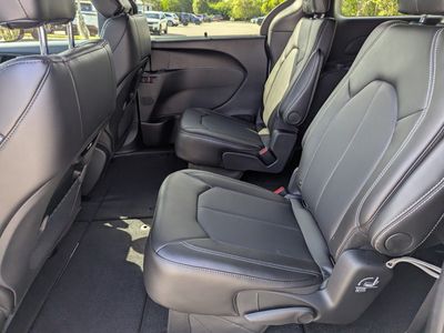 2026 Chrysler Pacifica - Photo 9