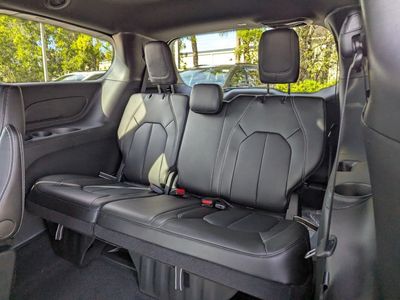 2026 Chrysler Pacifica - Photo 7