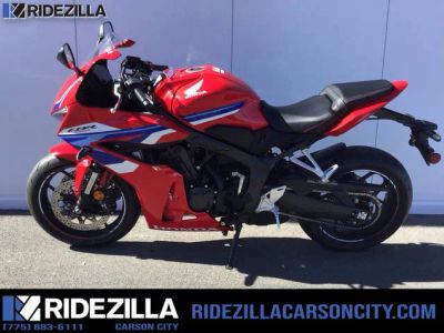 2026 Honda® CBR650R E-Clutch — front three-quarter view