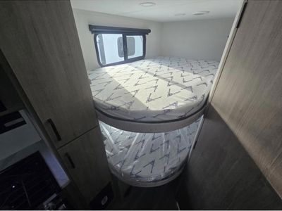 2026 Grand Design Imagine XLS - Photo 17