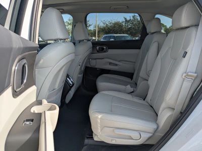 2026 Kia Sorento — photo 17 view