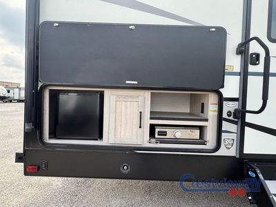 2022 Cruiser Twilight Signature - Photo 8