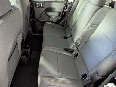 2026 Jeep Gladiator — photo 14 view