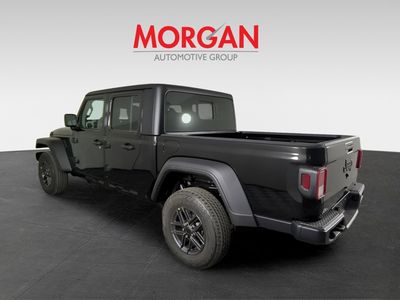 2026 Jeep Gladiator — photo 7 view