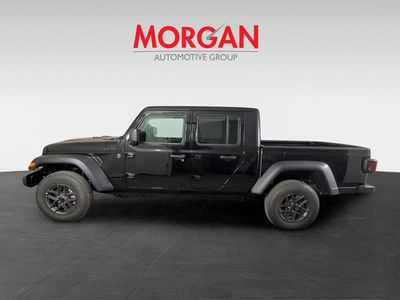 2026 Jeep Gladiator — photo 9 view