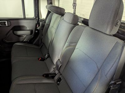 2026 Jeep Gladiator — photo 15 view