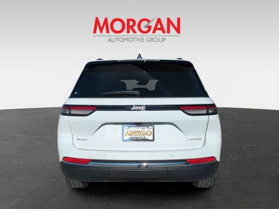 2025 Jeep Grand Cherokee — engine compartment view