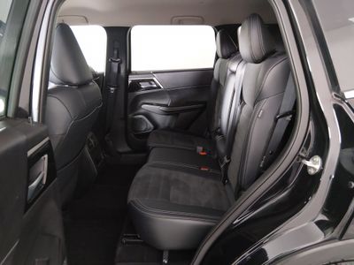 2024 Mitsubishi Outlander - Photo 21