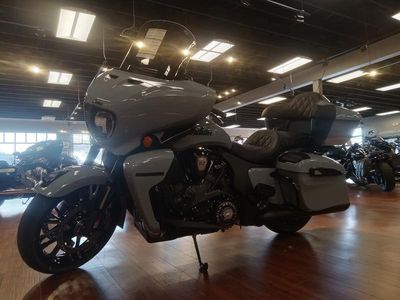 2025 Indian Motorcycle Roadmaster PowerPlus Dark Horse 112 w/PowerBand Storm Gray - Photo 3
