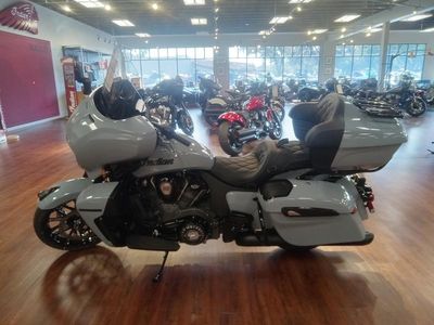2025 Indian Motorcycle Roadmaster PowerPlus Dark Horse 112 w/PowerBand Storm Gray - Photo 11