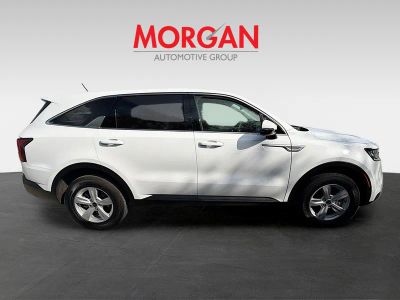 2023 Kia Sorento — photo 8 view