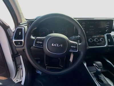 2023 Kia Sorento — photo 9 view