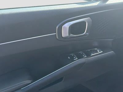 2023 Kia Sorento — photo 16 view